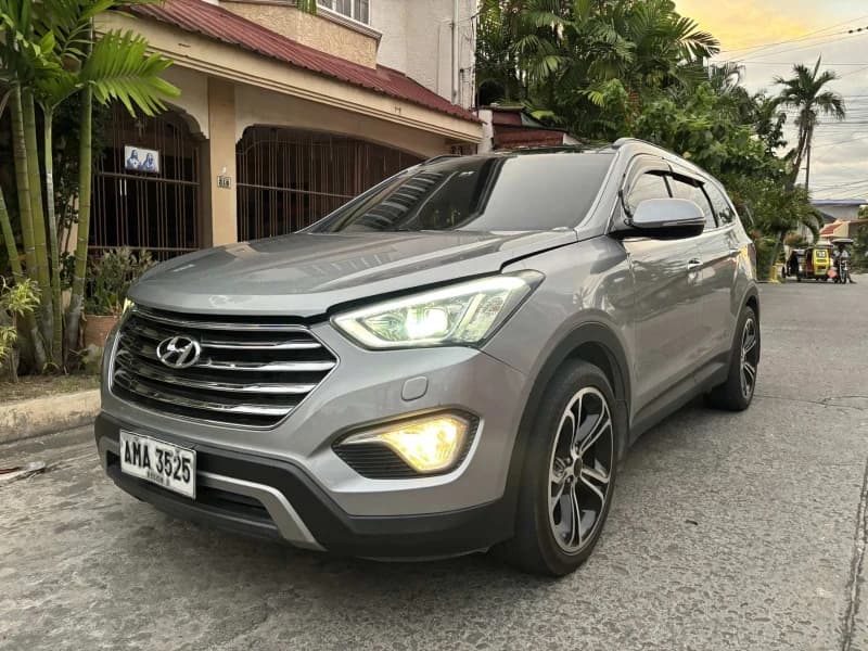 HYUNDAI GRAND SANTA FE